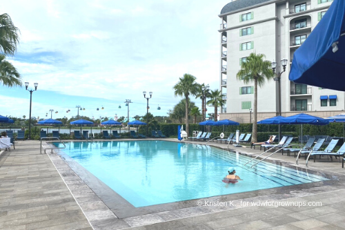 Central Courtyard Quiet Pool