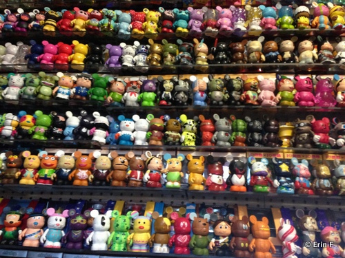 Mouse Vault: A Vinylmation Resource App