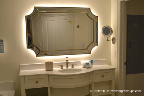 Bath Tub Room Mirror